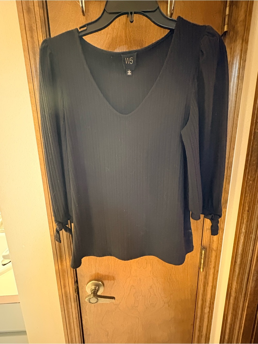 🖤 W5 Black V-Neck Sweater with Tie Cuffs